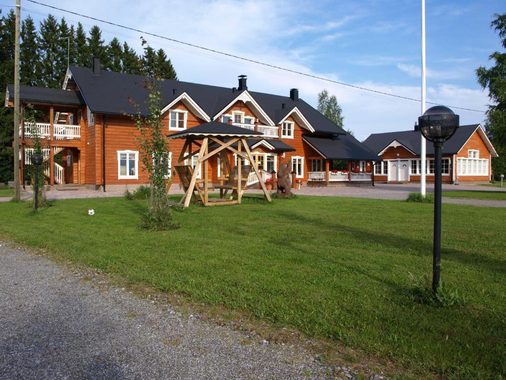 Guest House Haapaniemen Hirsikartano Ійсалмі Екстер'єр фото