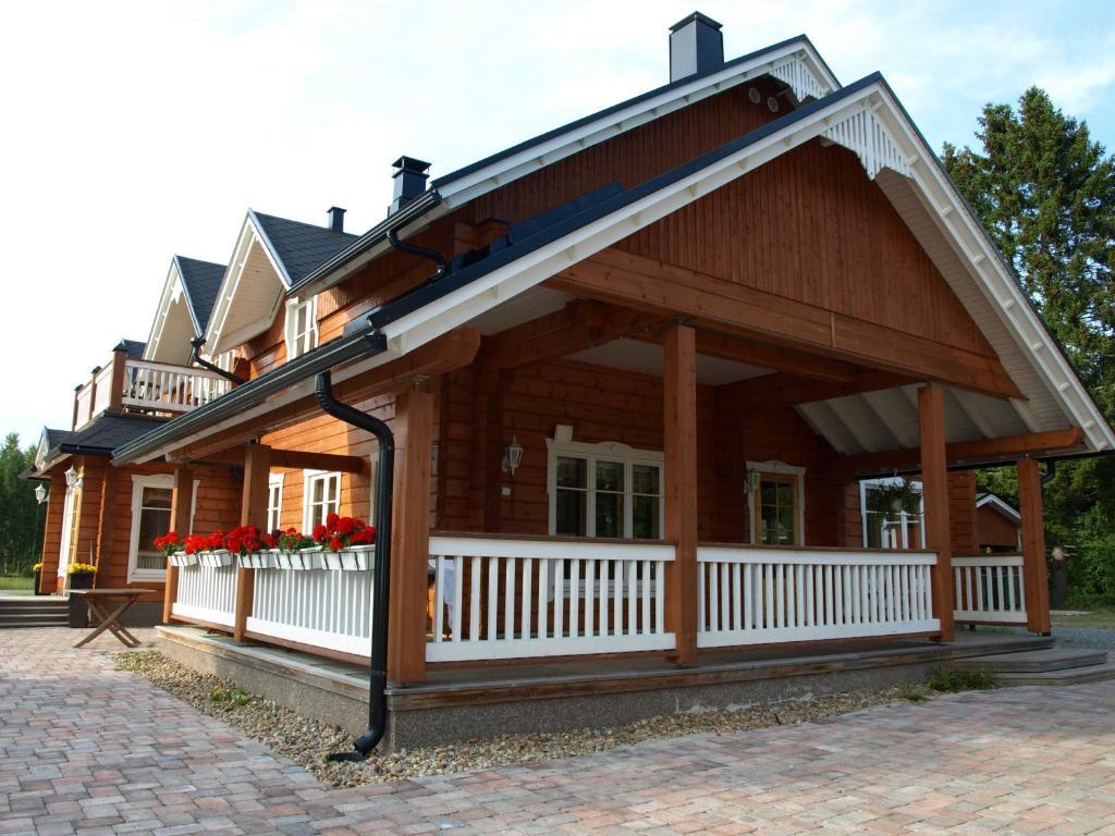 Guest House Haapaniemen Hirsikartano Ійсалмі Екстер'єр фото